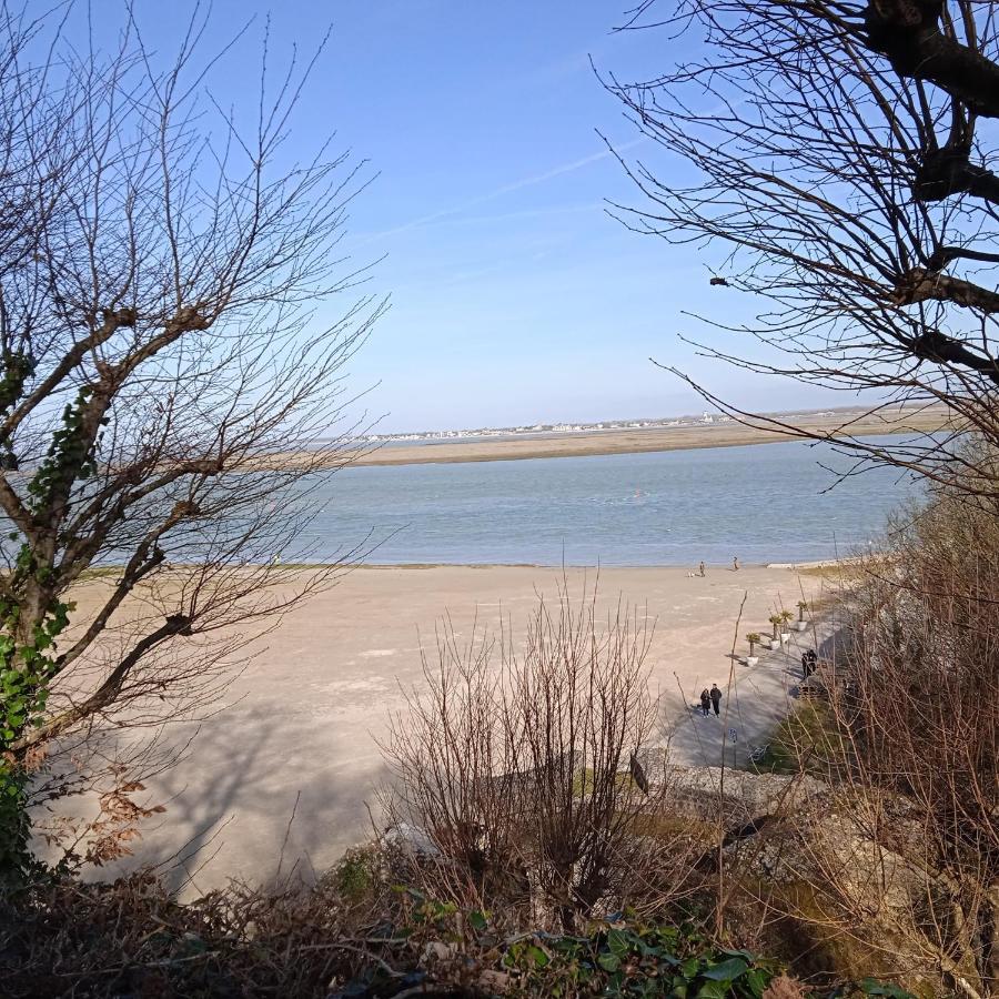 Aux 10 Ponts - Gite Aux Abords Du Fleuve La Somme - La Mer A 30 Min - La Nuit Pour 6 Voyageurs エクステリア 写真