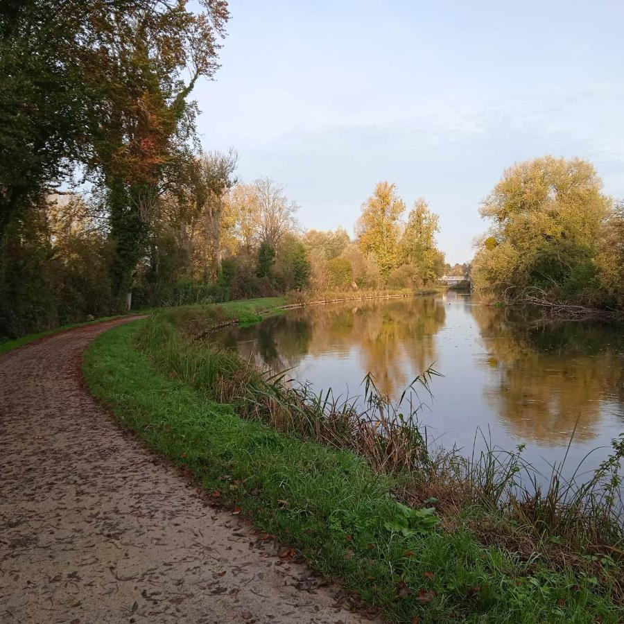 Aux 10 Ponts - Gite Aux Abords Du Fleuve La Somme - La Mer A 30 Min - La Nuit Pour 6 Voyageurs エクステリア 写真