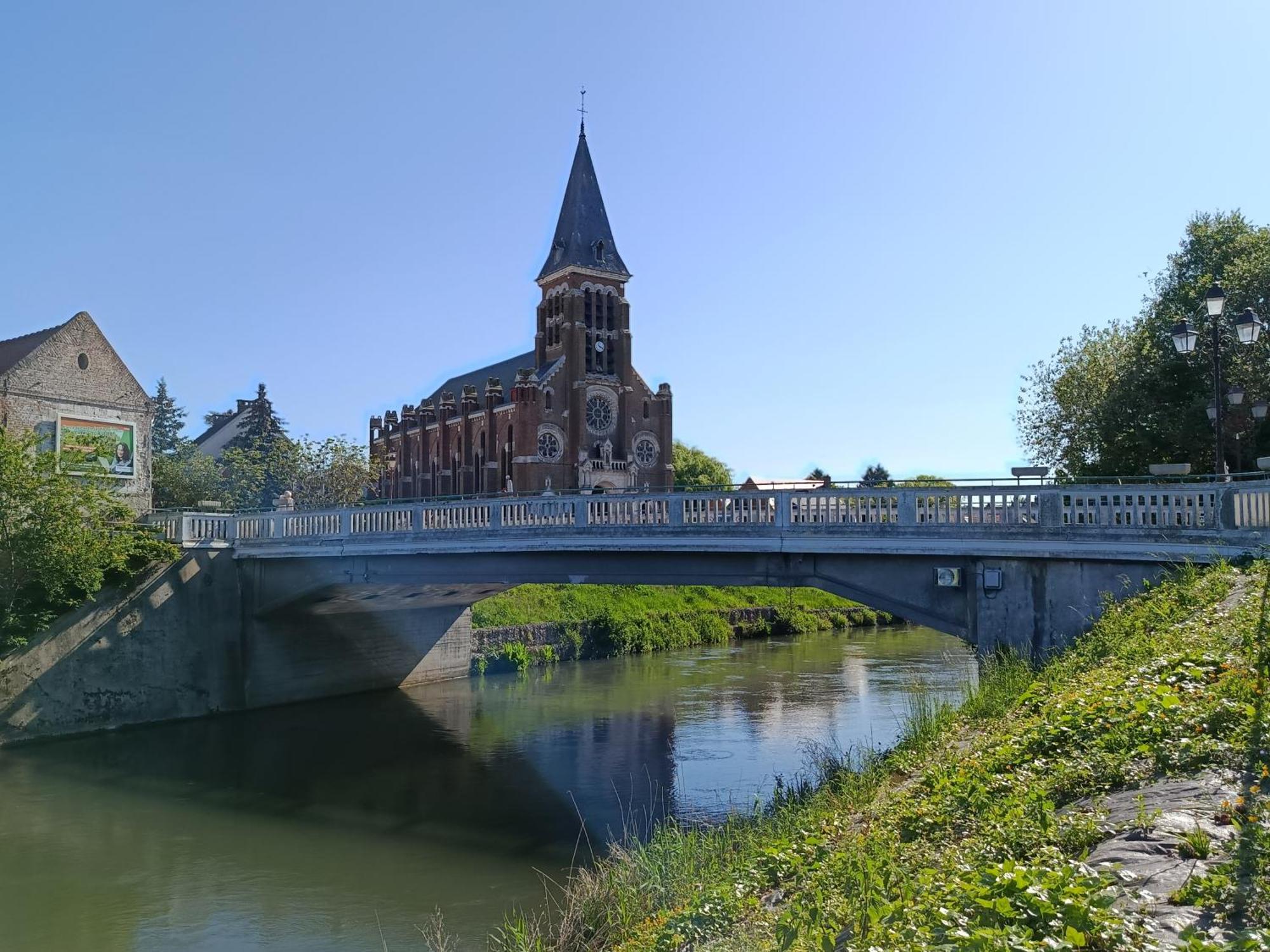 Aux 10 Ponts - Gite Aux Abords Du Fleuve La Somme - La Mer A 30 Min - La Nuit Pour 6 Voyageurs エクステリア 写真
