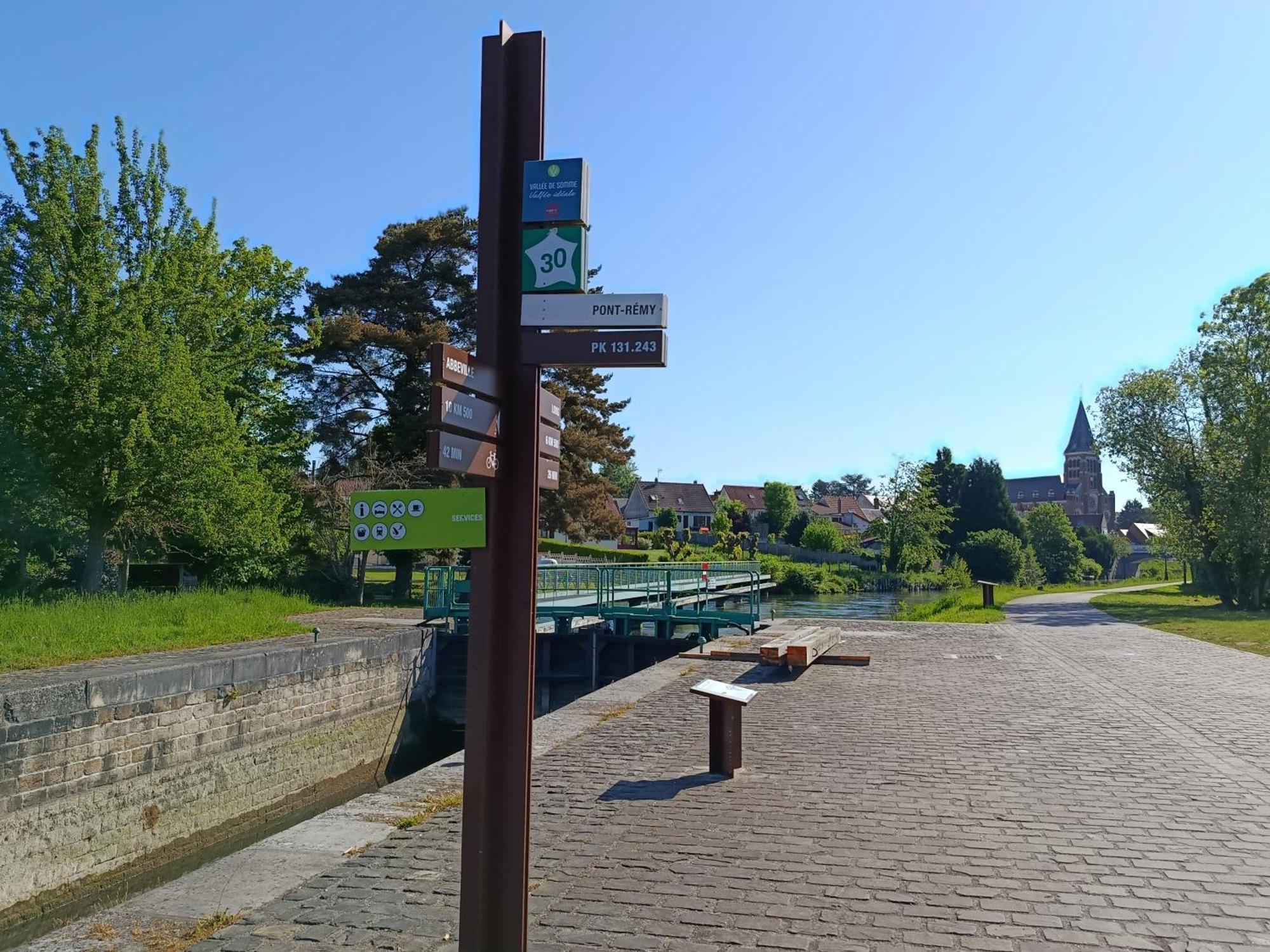 Aux 10 Ponts - Gite Aux Abords Du Fleuve La Somme - La Mer A 30 Min - La Nuit Pour 6 Voyageurs エクステリア 写真